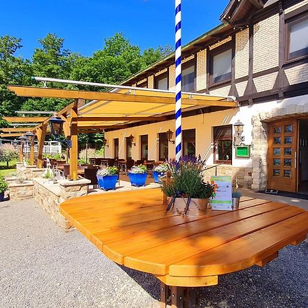 Hotel Waldquelle - Baumhaushotel Эрцен Экстерьер фото