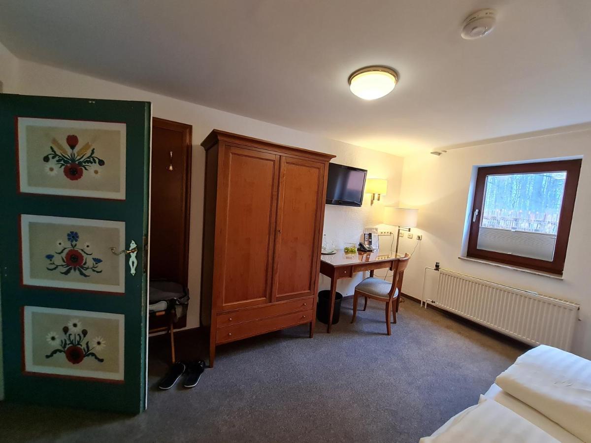 Hotel Waldquelle - Baumhaushotel Эрцен Экстерьер фото