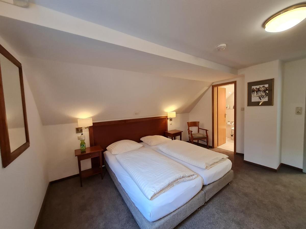 Hotel Waldquelle - Baumhaushotel Эрцен Экстерьер фото