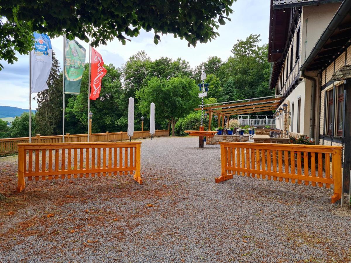 Hotel Waldquelle - Baumhaushotel Эрцен Экстерьер фото