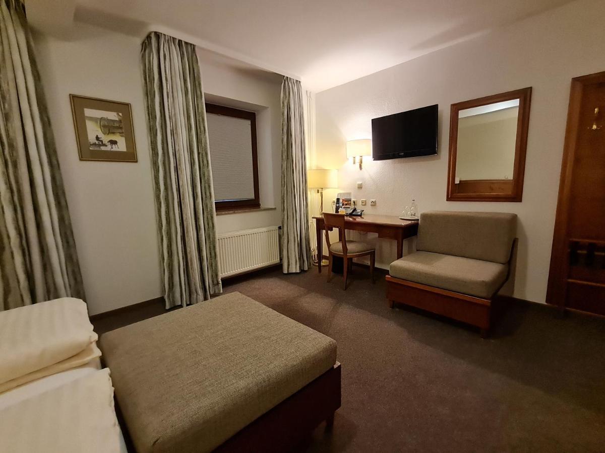 Hotel Waldquelle - Baumhaushotel Эрцен Экстерьер фото